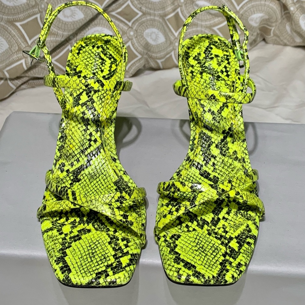 Gianni Bini Neveena Neon Snakeskin Print Heels NWOB
